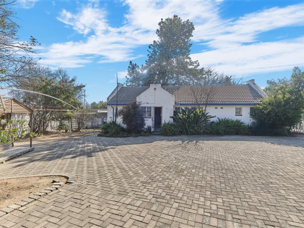3 Bedroom House 3 Bedroom House