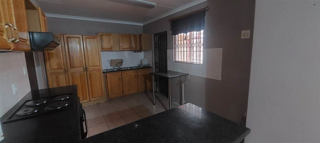 3 Bed House in Florauna photo number 4