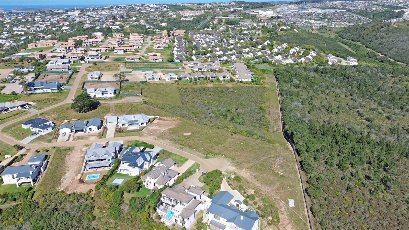 921 m² Land available in Baron View photo number 6