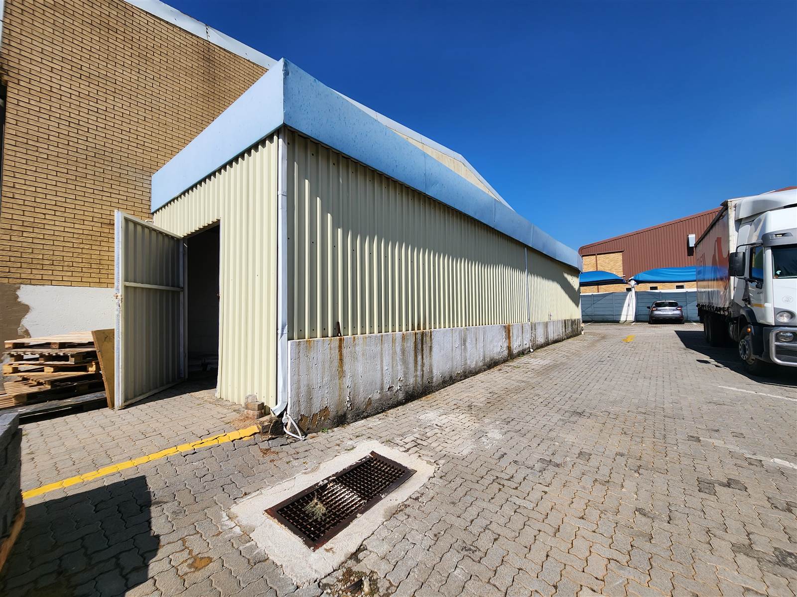 200  m² Industrial space in Spartan photo number 14