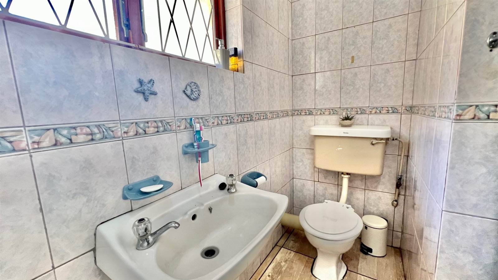 3 Bed House in Umtentweni photo number 22