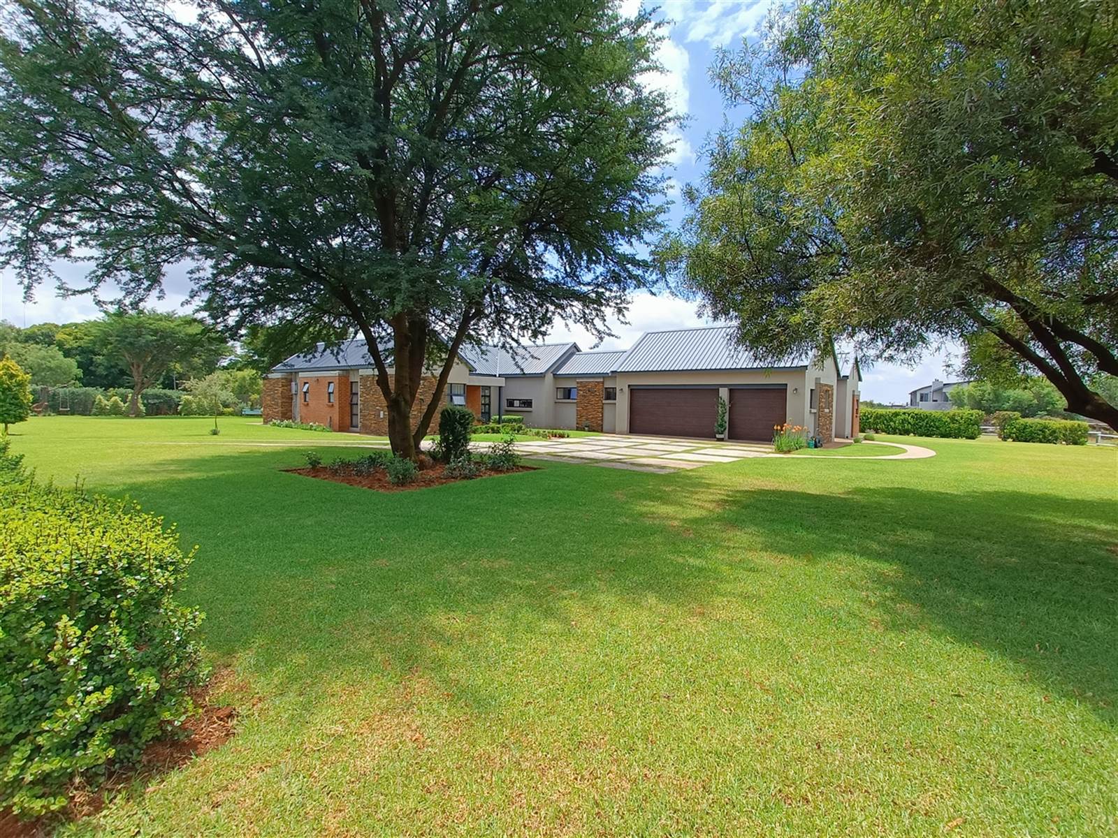 4 Bed House in Randjesfontein photo number 4