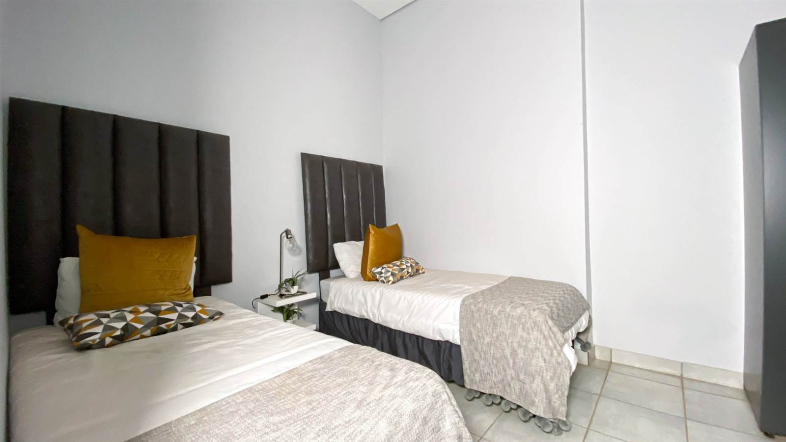 2 Bed Apartment in Pretoria North photo number 6