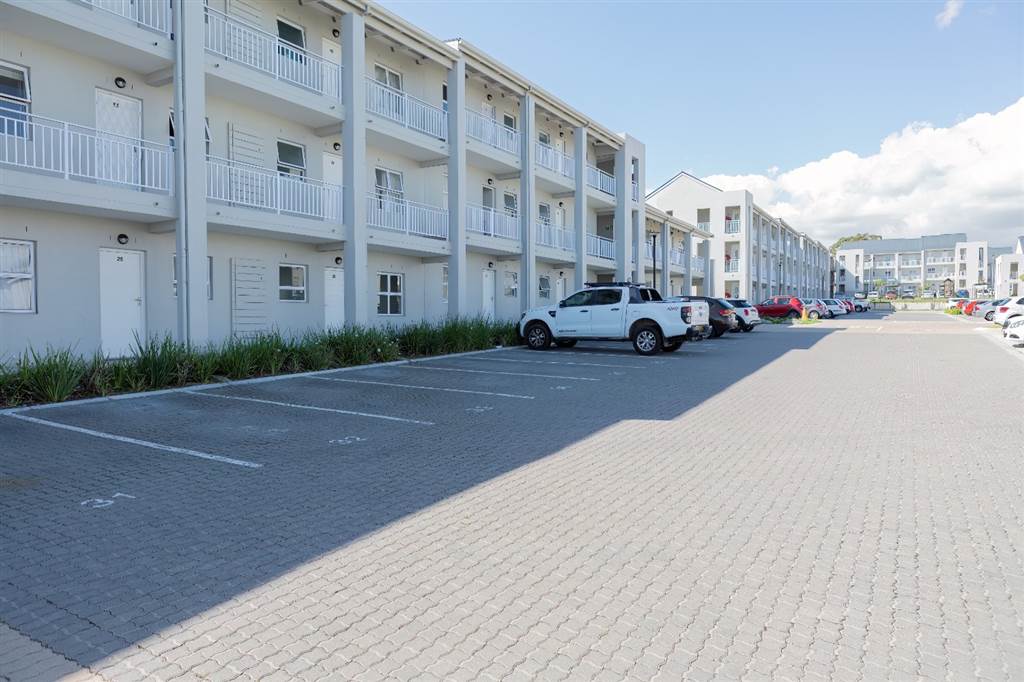 2 Bed Apartment in Haasendal photo number 1