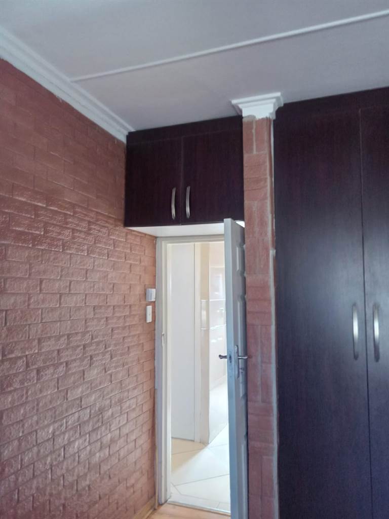 4 Bed House in Suidrand photo number 29