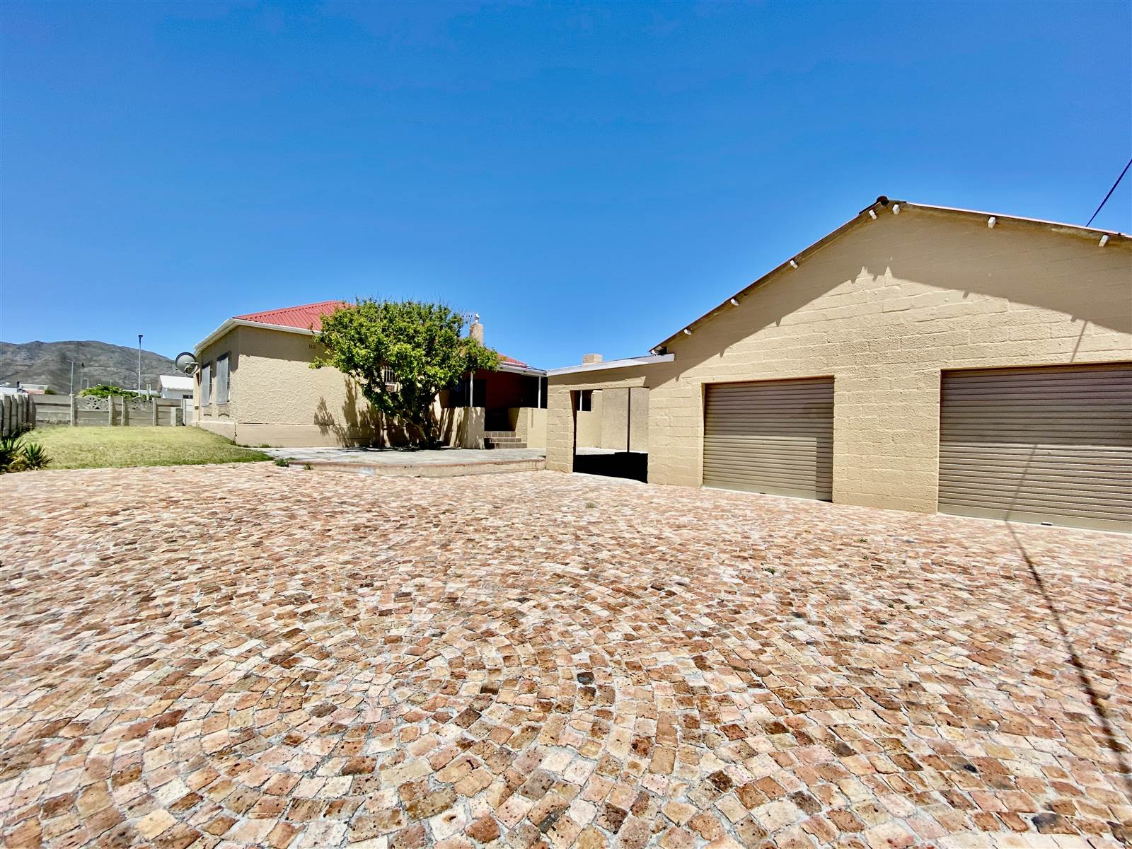 3 Bed House in Gansbaai and surrounds photo number 2