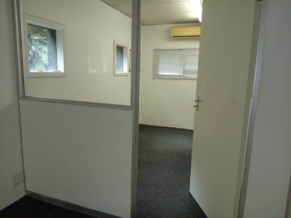 200  m² Commercial space in Pinelands photo number 4