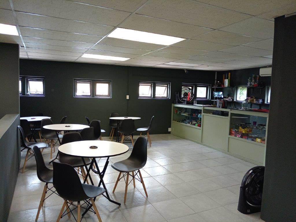 200  m² Commercial space in Pinelands photo number 2