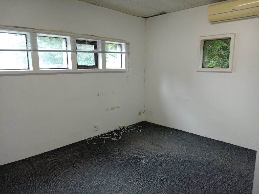200  m² Commercial space in Pinelands photo number 9