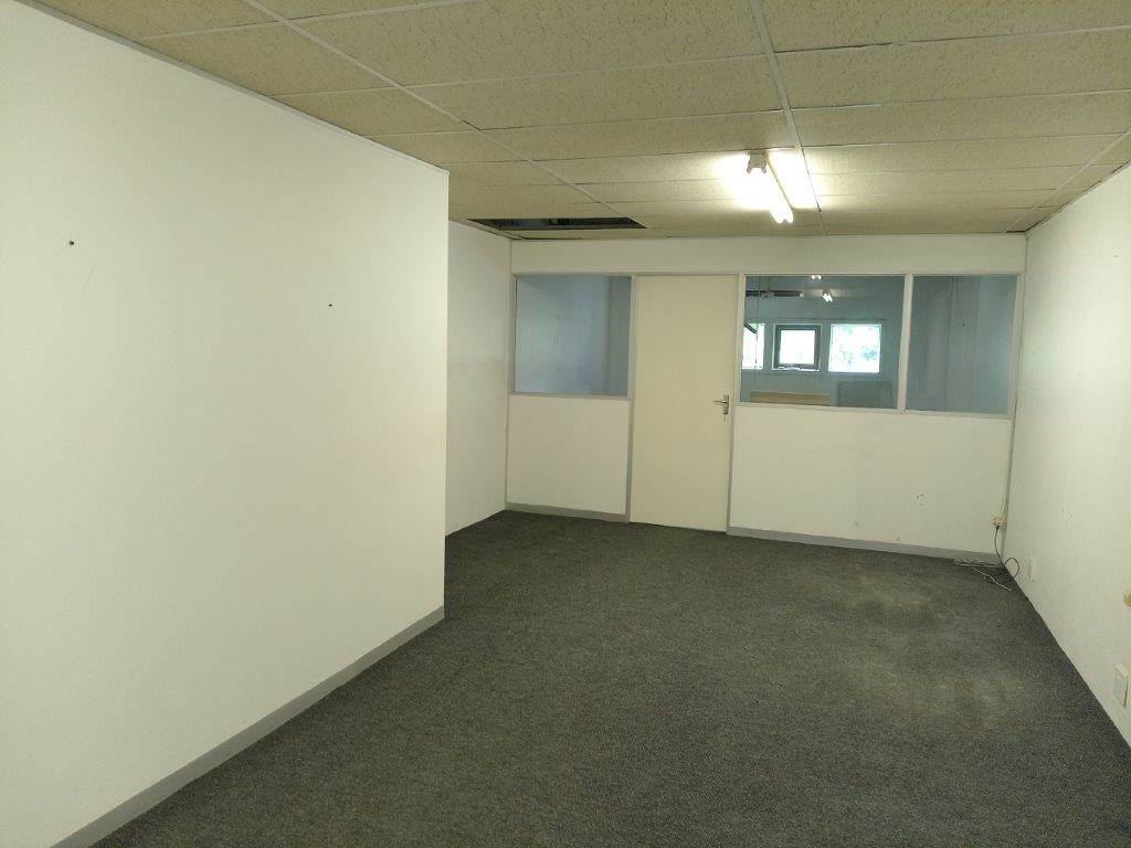 200  m² Commercial space in Pinelands photo number 3
