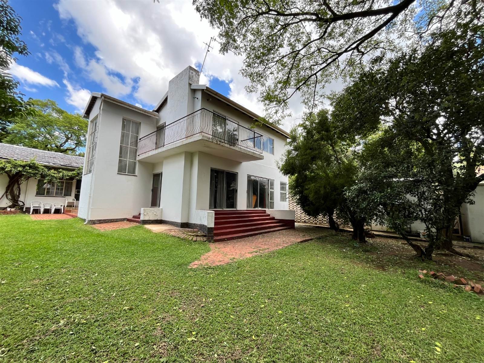 6 Bed House in Waterkloof photo number 8