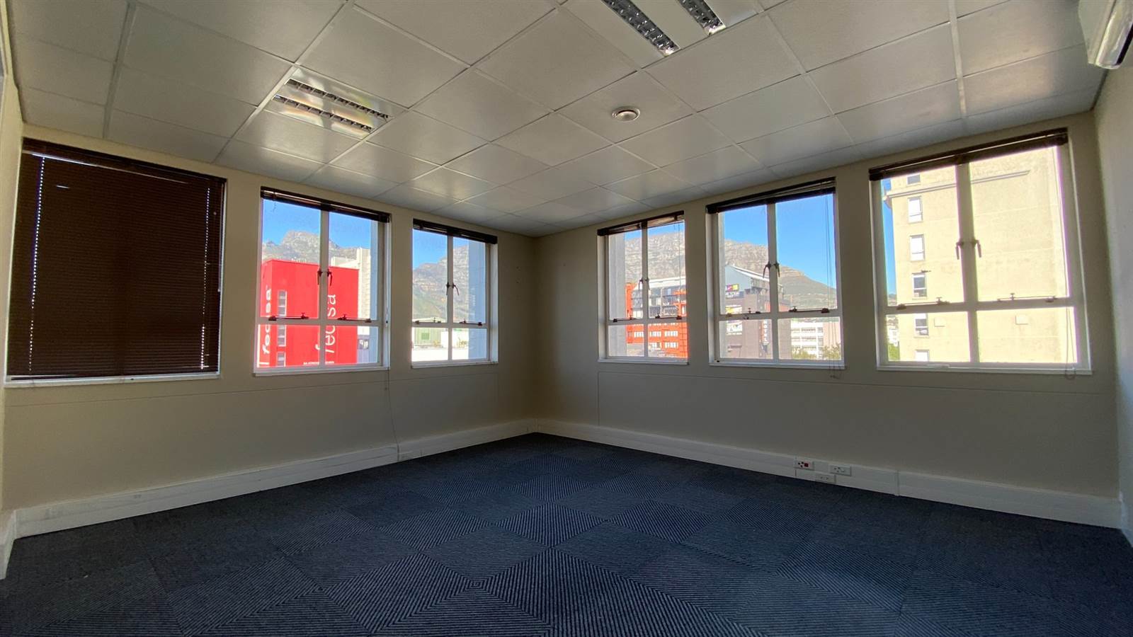5666  m² Commercial space in Cape Town City Centre photo number 14