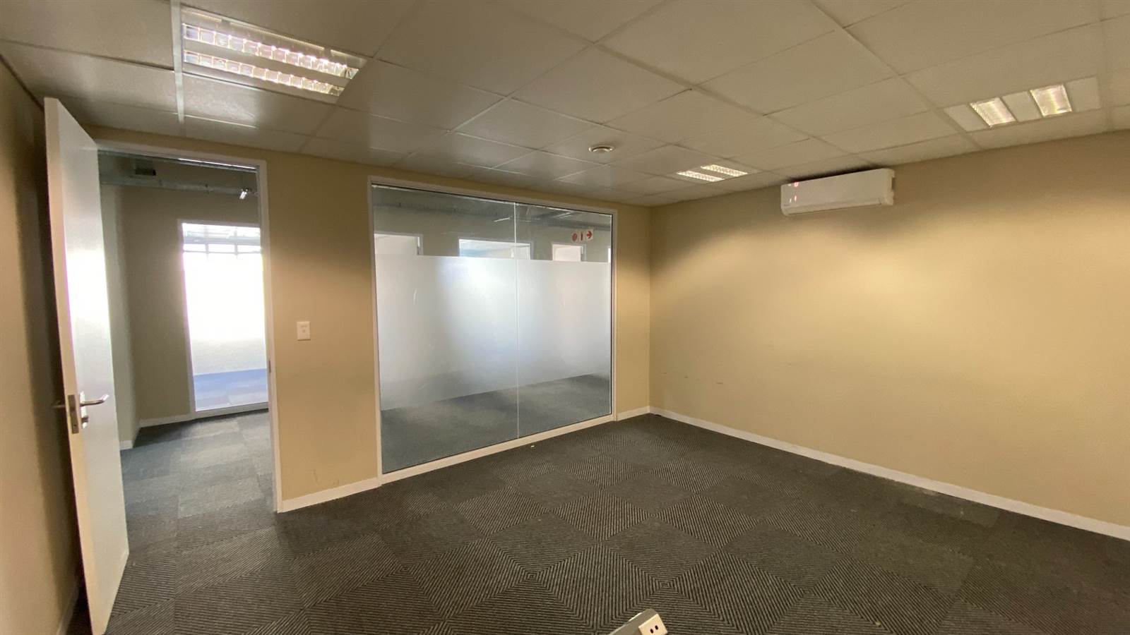 5666  m² Commercial space in Cape Town City Centre photo number 20