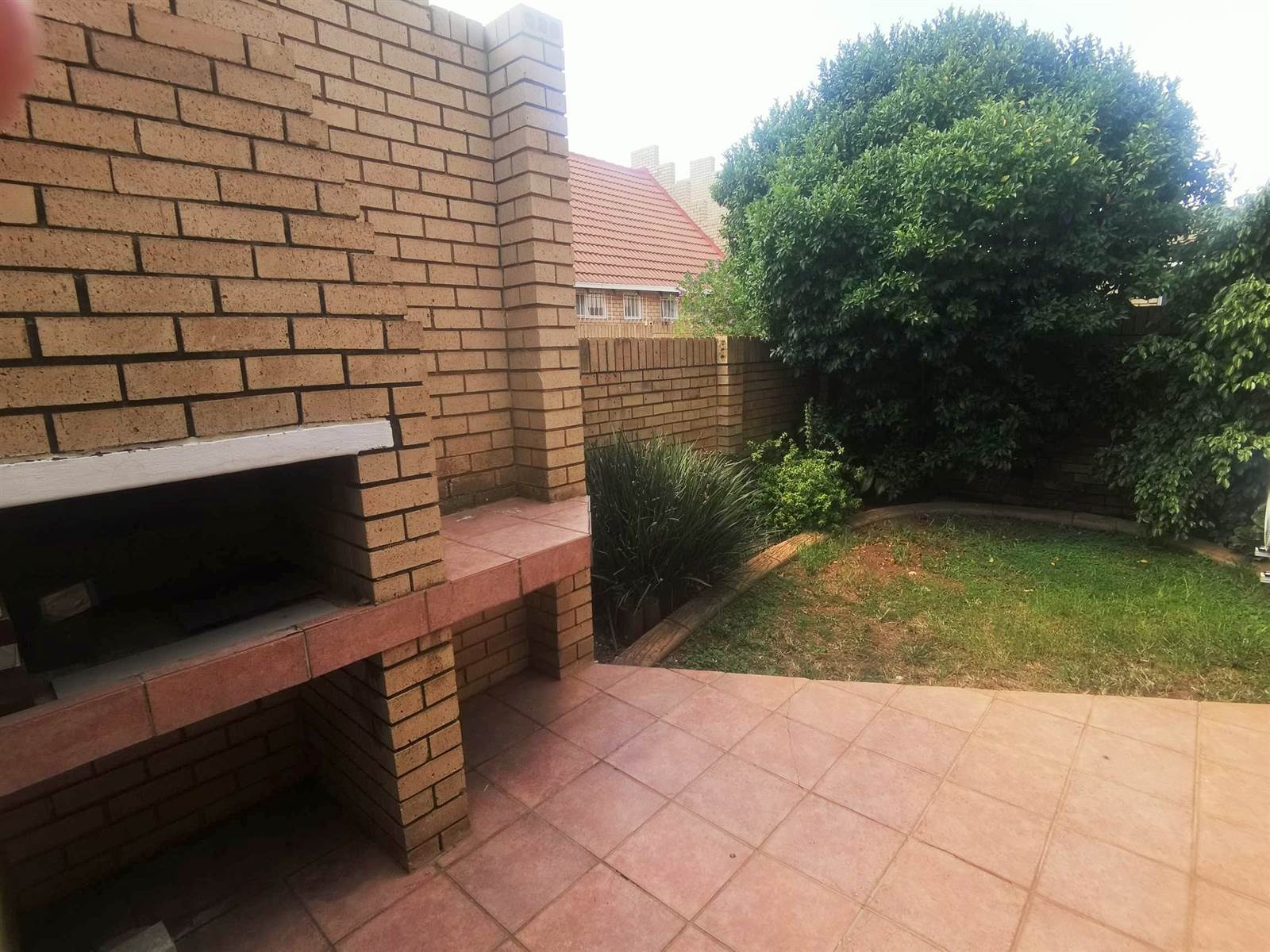 1 Bed Townhouse in Glen Marais photo number 11