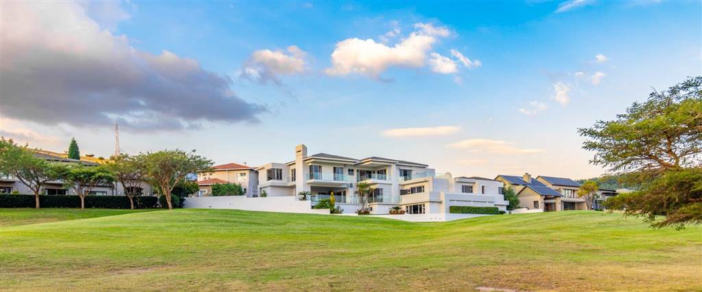 5 Bed House in Waterkloof Golf Estate photo number 11