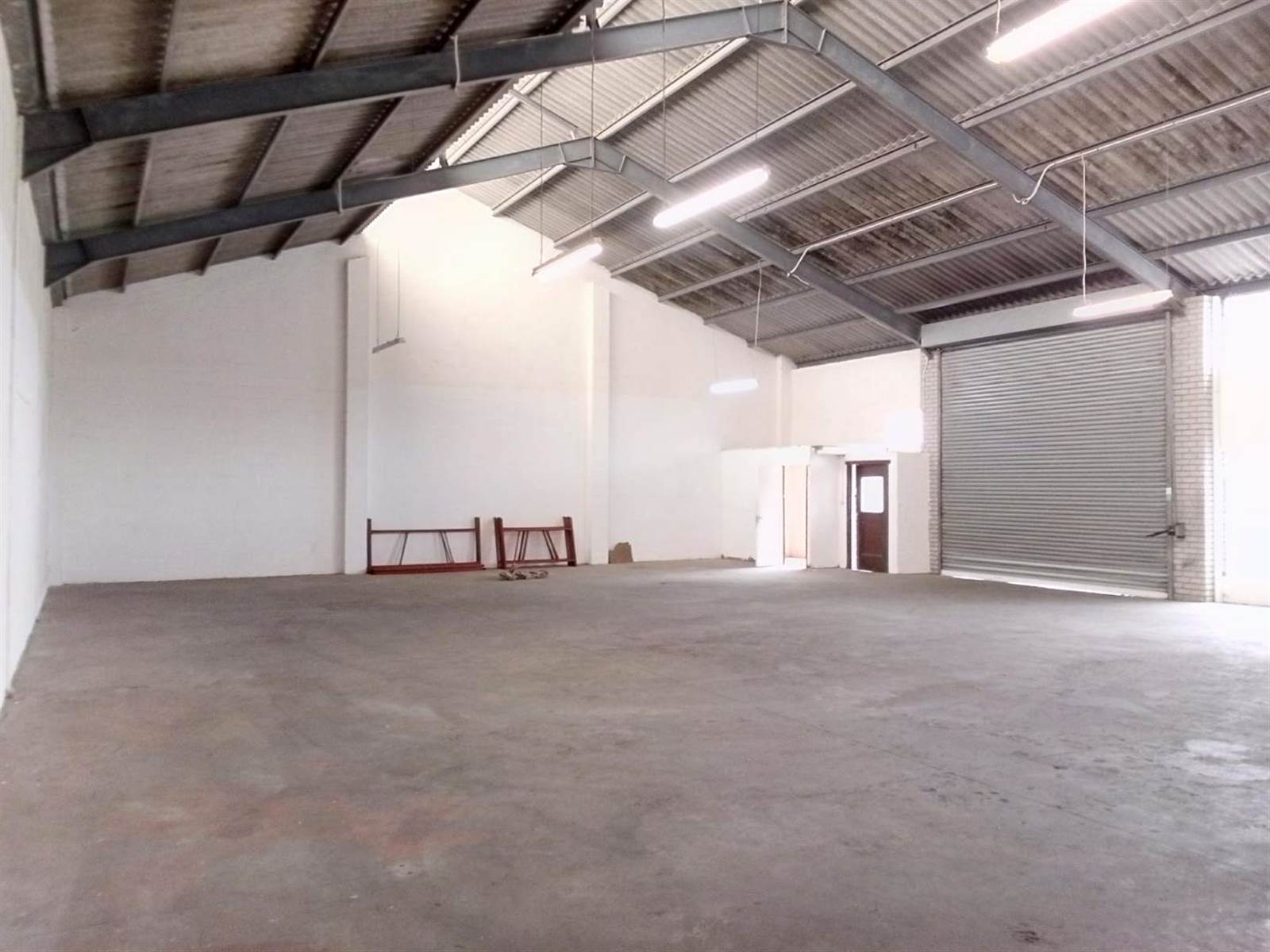 366  m² Industrial space in Retreat photo number 1