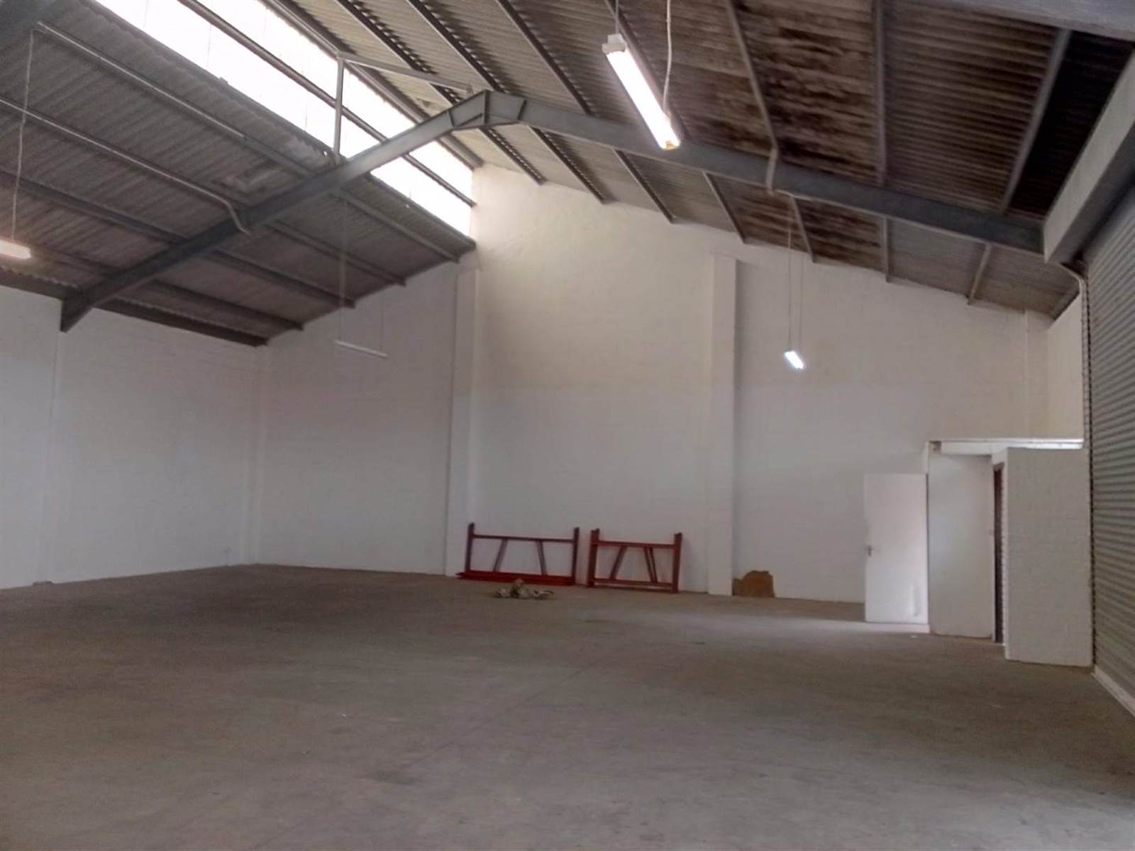 366  m² Industrial space in Retreat photo number 8