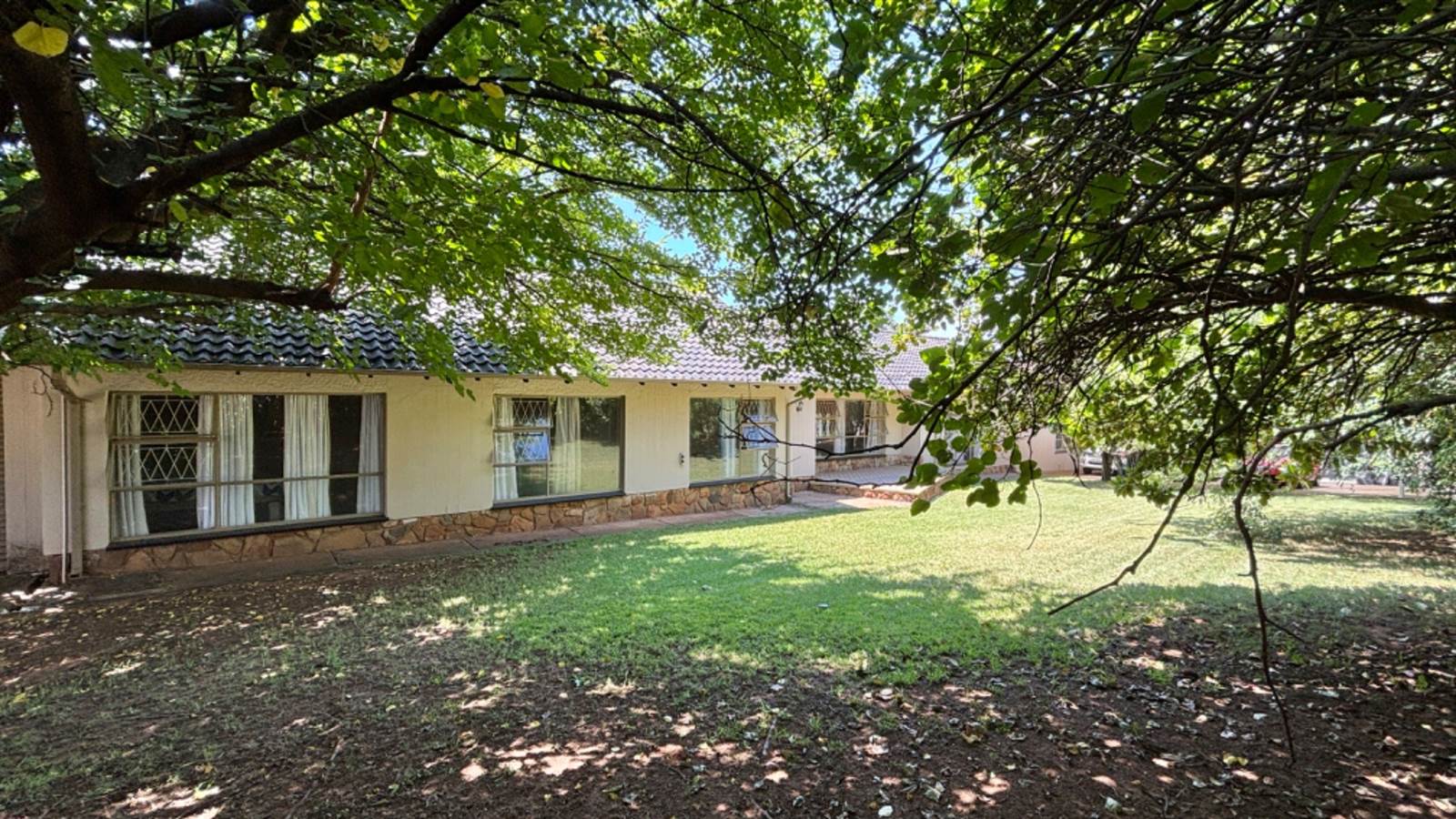 3 Bed House in Northcliff photo number 29