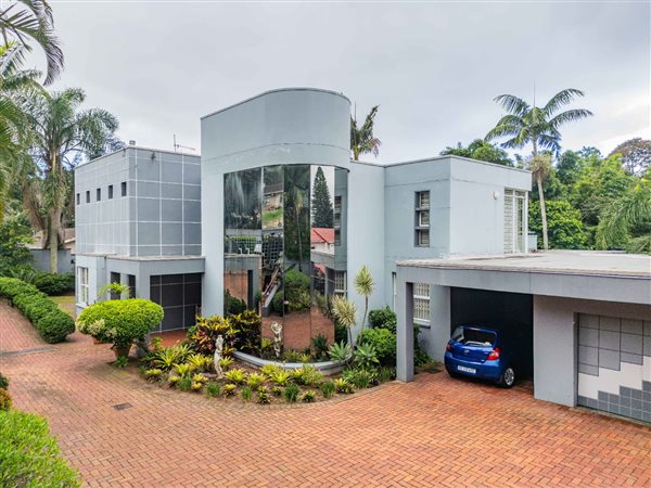 6 Bedroom House 6 Bedroom House