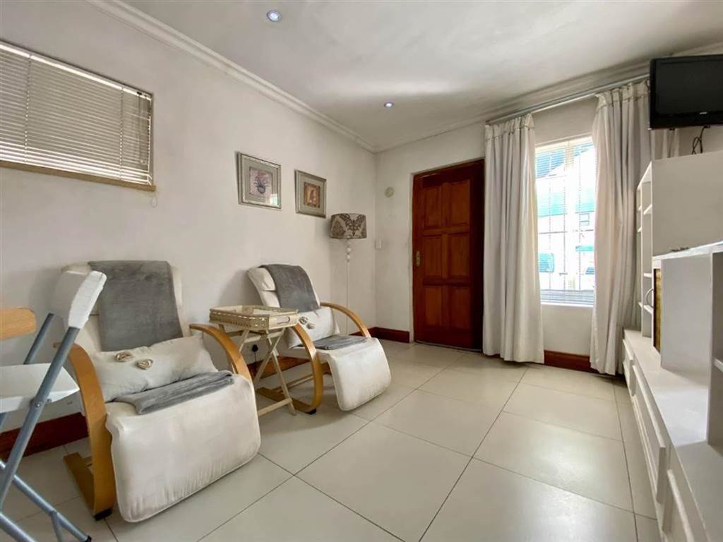 Bachelor apartment in Morninghill photo number 9