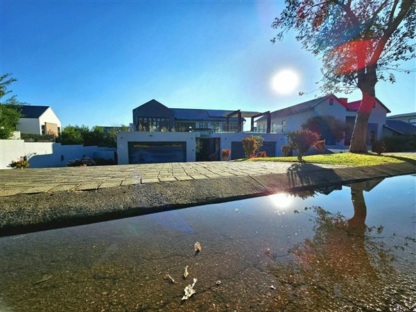 3 Bedroom House 3 Bedroom House