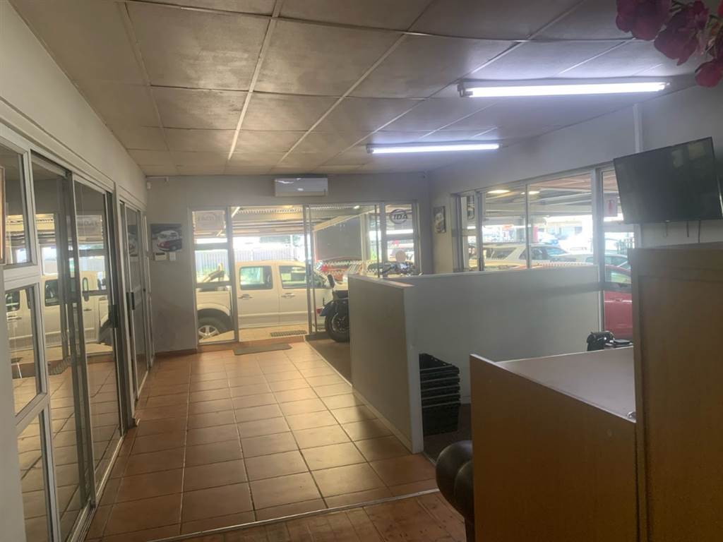 848  m² Commercial space in Bloemfontein photo number 16
