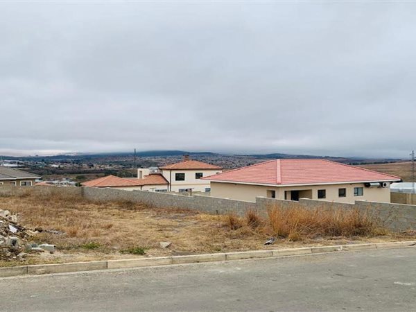 720 m² Land