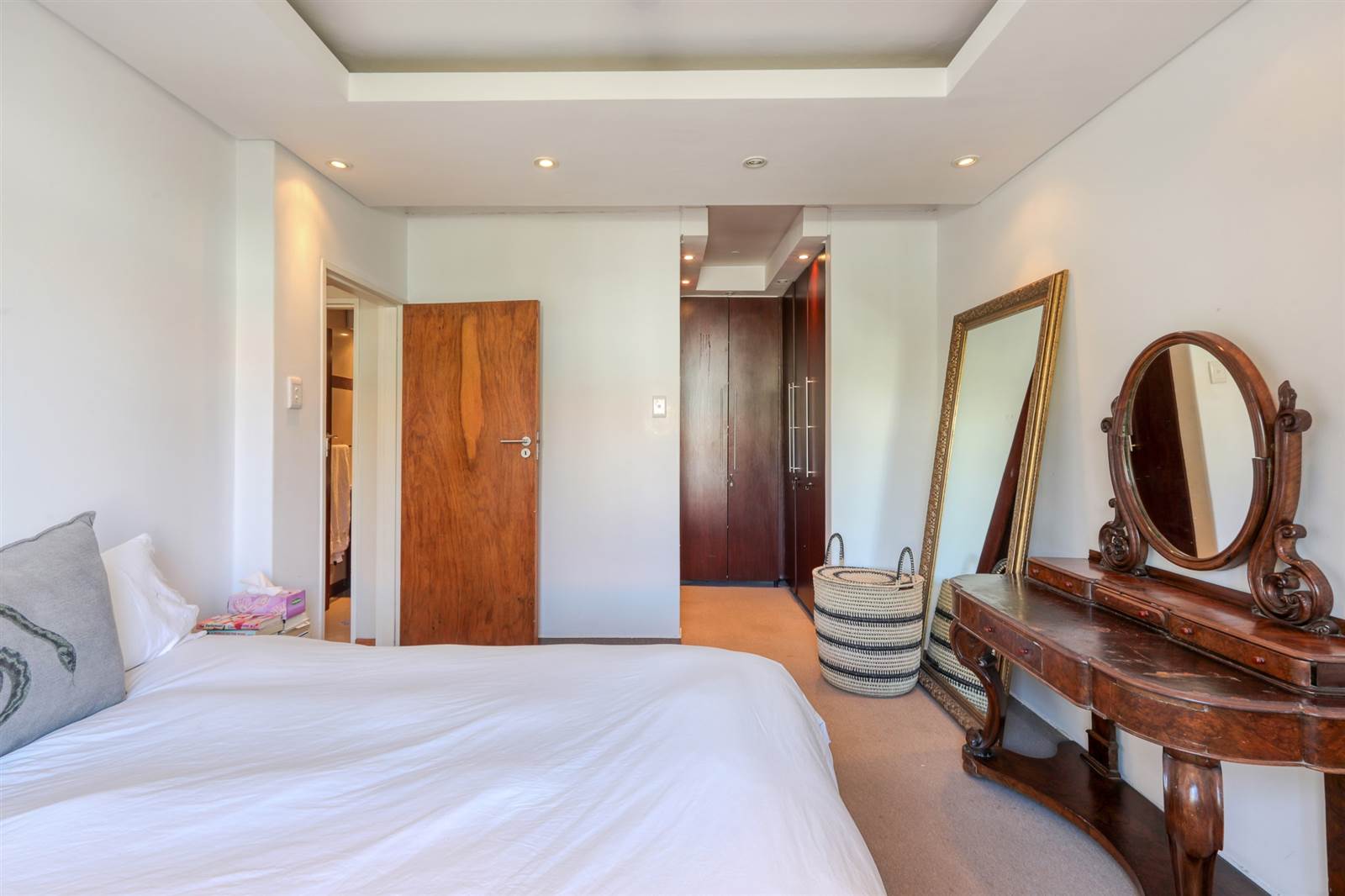 2 Bed Apartment in Sea Point photo number 14