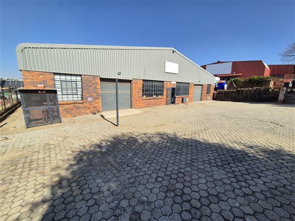 1 170  m² Industrial space