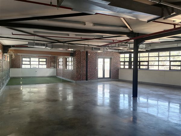 227  m² Commercial space