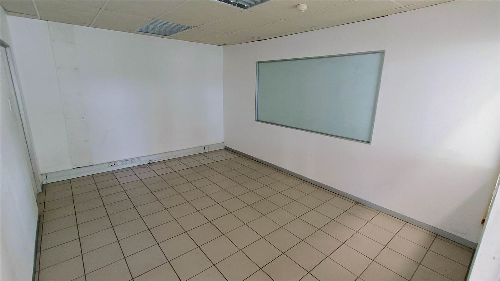 780  m² Commercial space in Parklands photo number 8