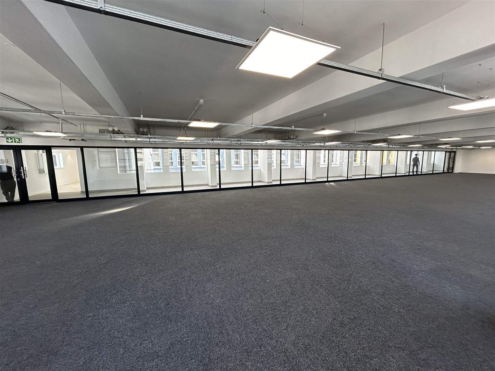 659  m² Commercial space in Cape Town City Centre photo number 2