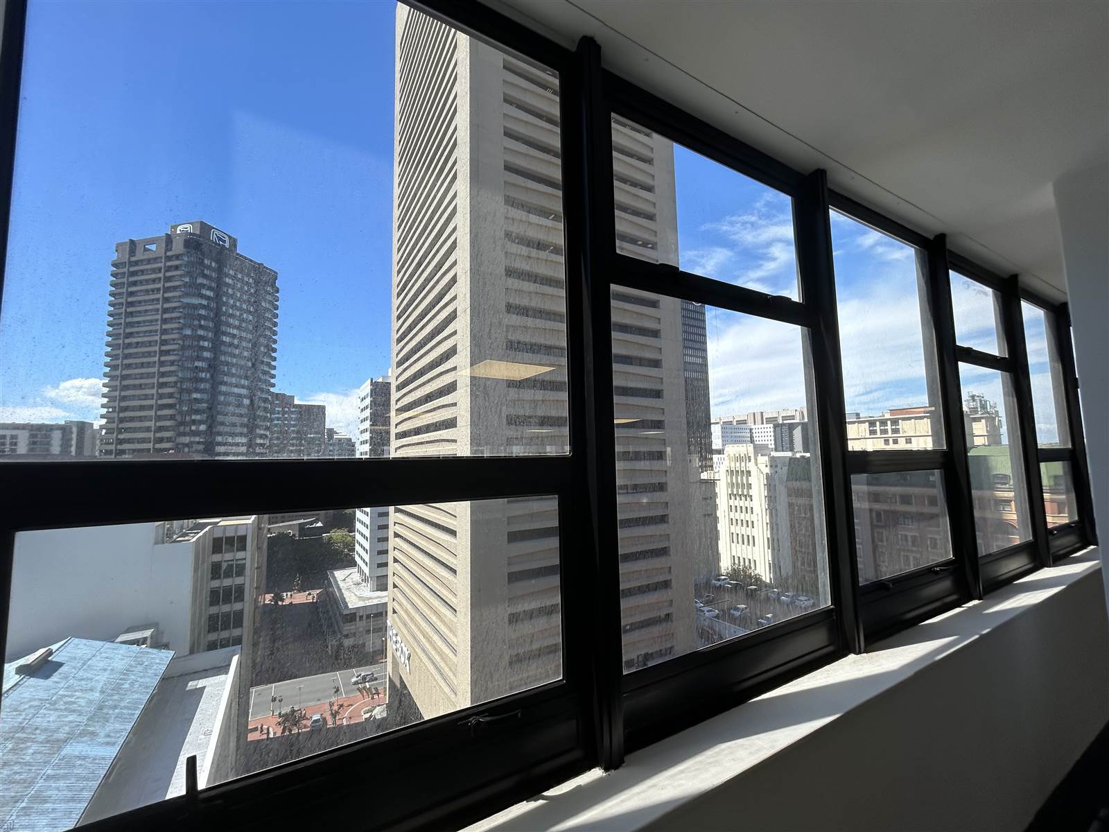 659  m² Commercial space in Cape Town City Centre photo number 3