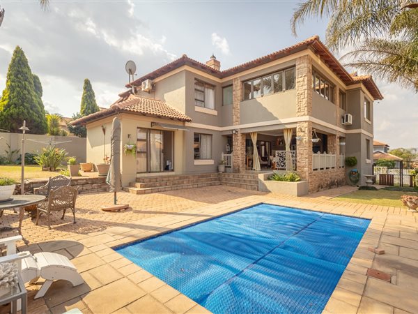 4 Bedroom House 4 Bedroom House