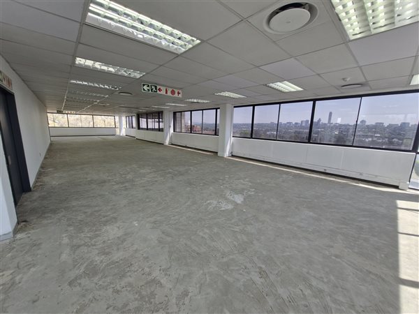 444  m² Industrial space