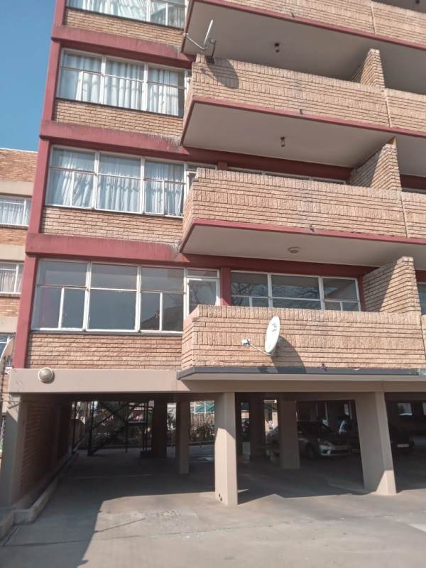 2 Bed Apartment in Benoni Central photo number 2