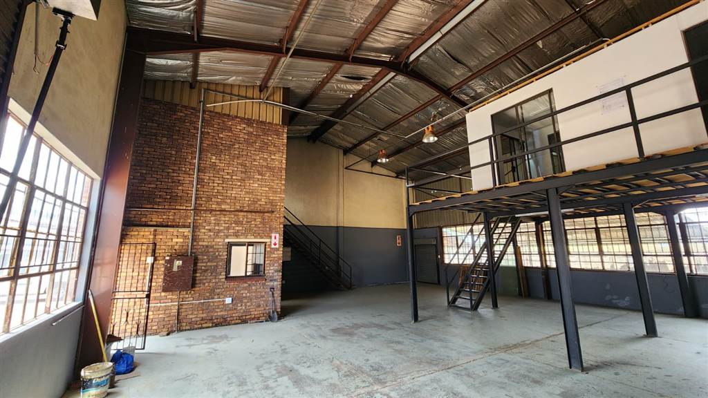 217  m² Industrial space in Rosslyn photo number 3