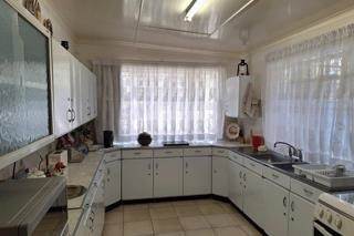 3 Bed House in Steynsburg photo number 5