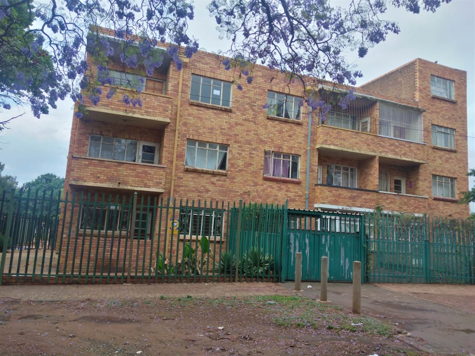 1 Bed Apartment in Turffontein photo number 1