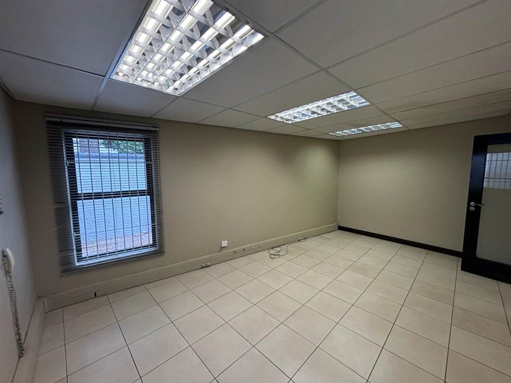 50  m² Commercial space in Bramley photo number 12