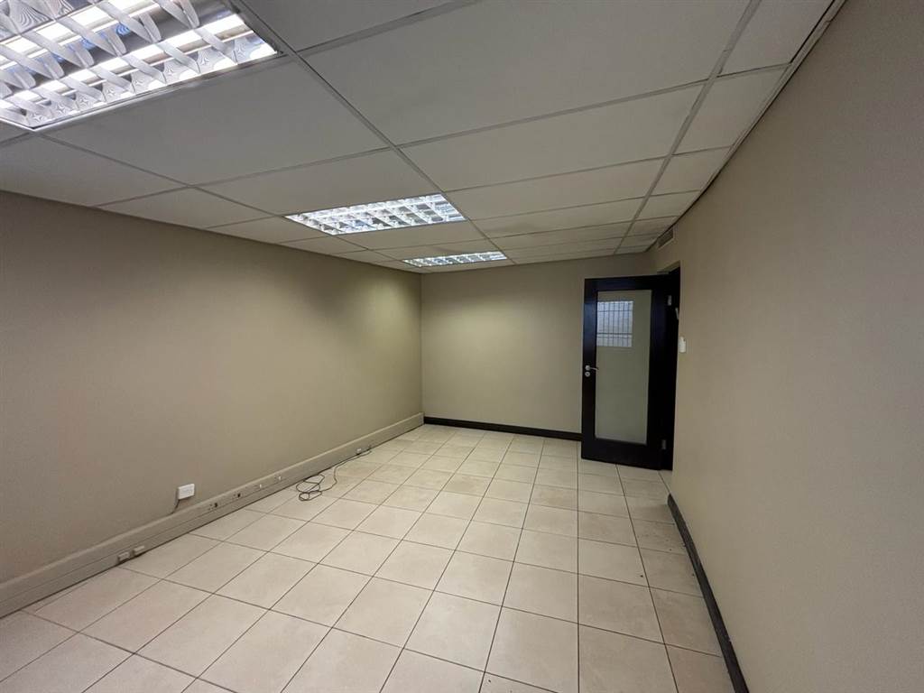 50  m² Commercial space in Bramley photo number 13