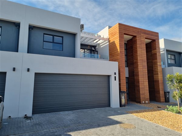 4 Bedroom Duplex 4 Bedroom Duplex