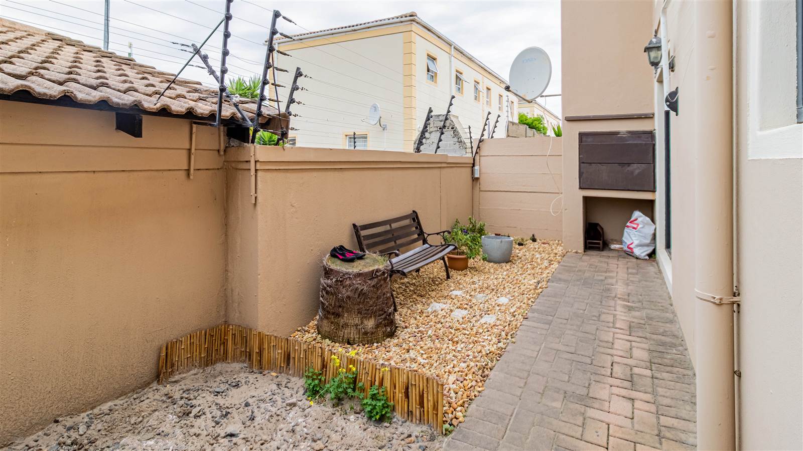 3 Bed Townhouse in Parklands photo number 6