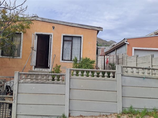 2 Bedroom House