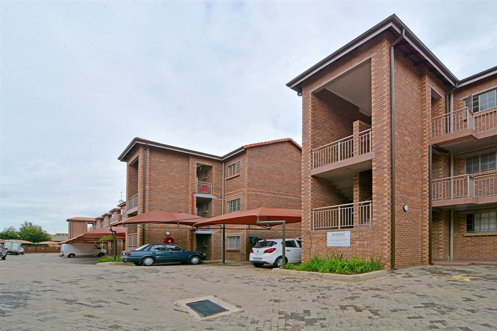 2 Bed Apartment in Edenvale photo number 24