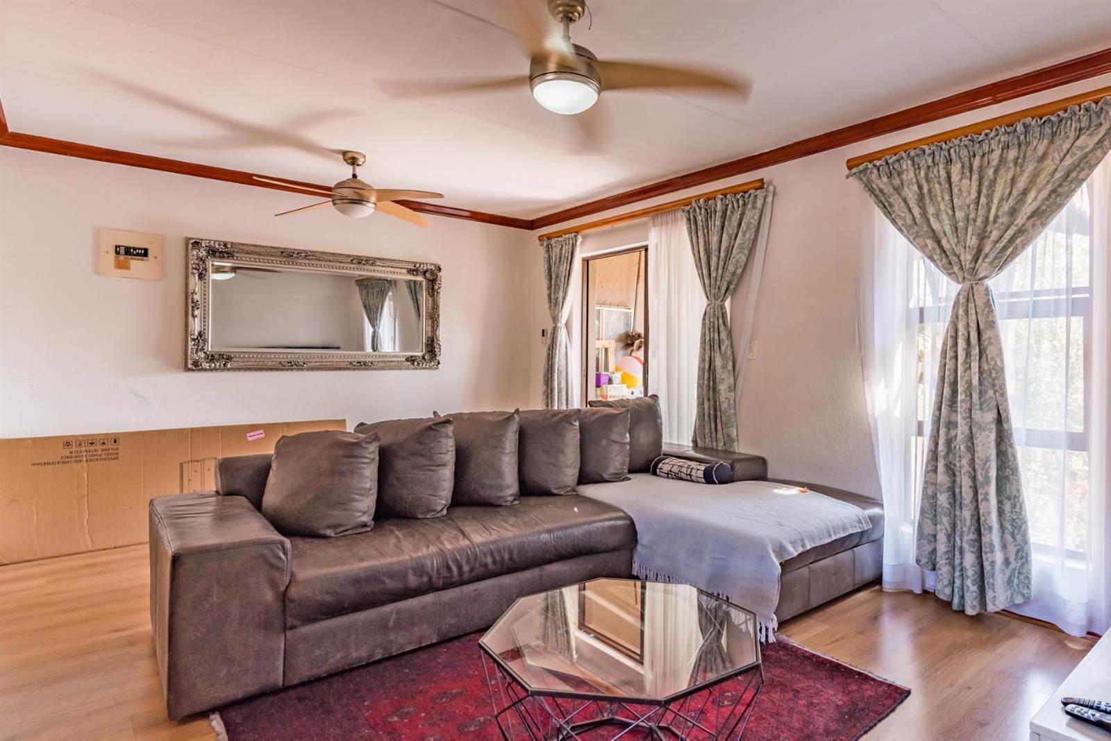 2 Bed Apartment in Maroeladal photo number 3