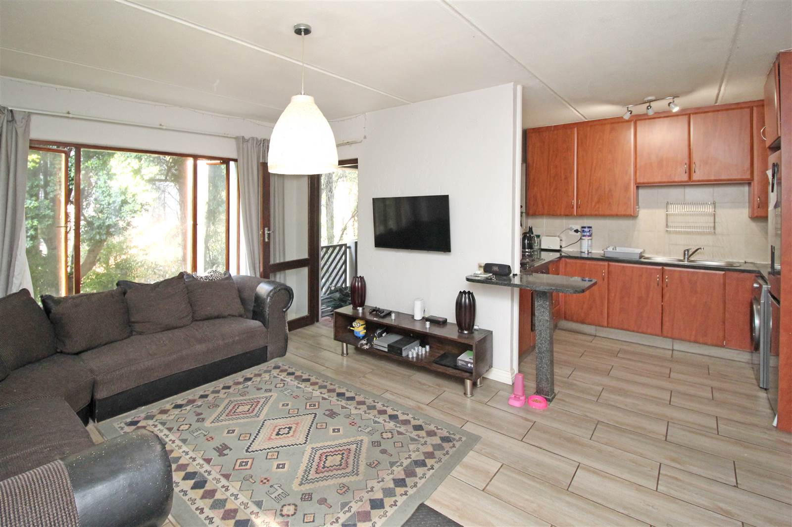 1 Bed Apartment in Morningside Hills photo number 3