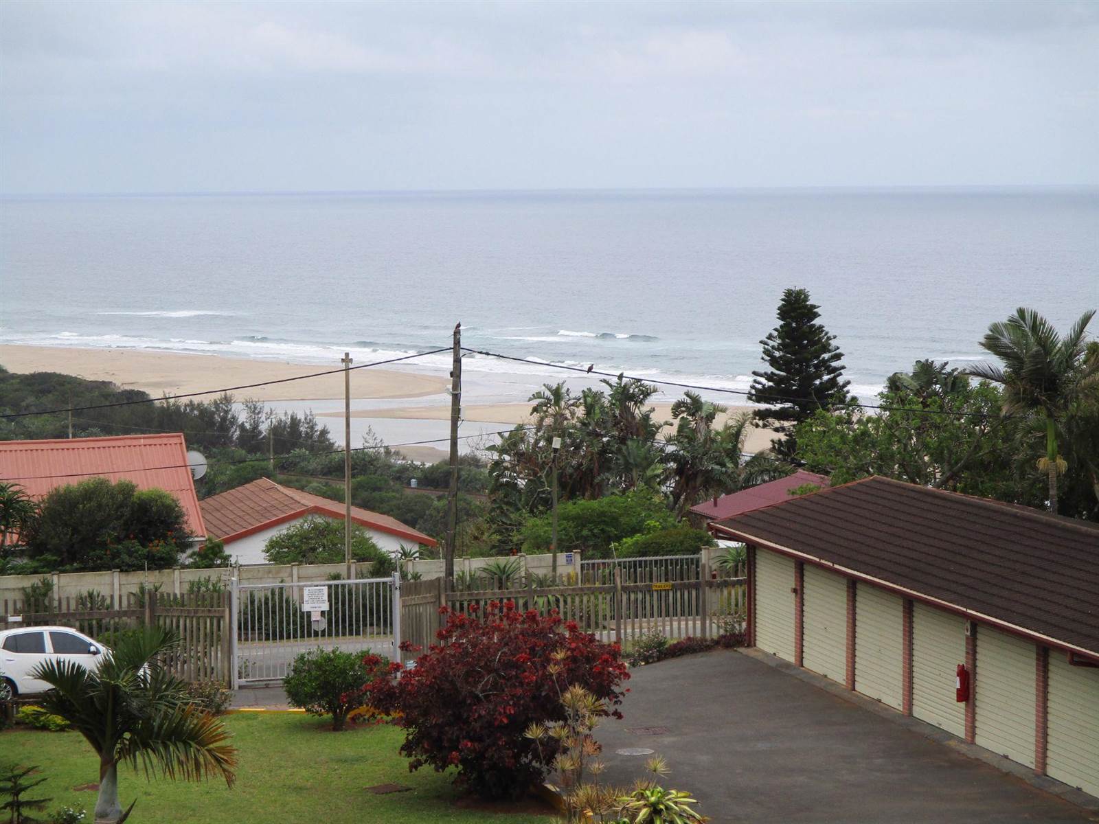 1 Bed Apartment in Illovo Beach photo number 1