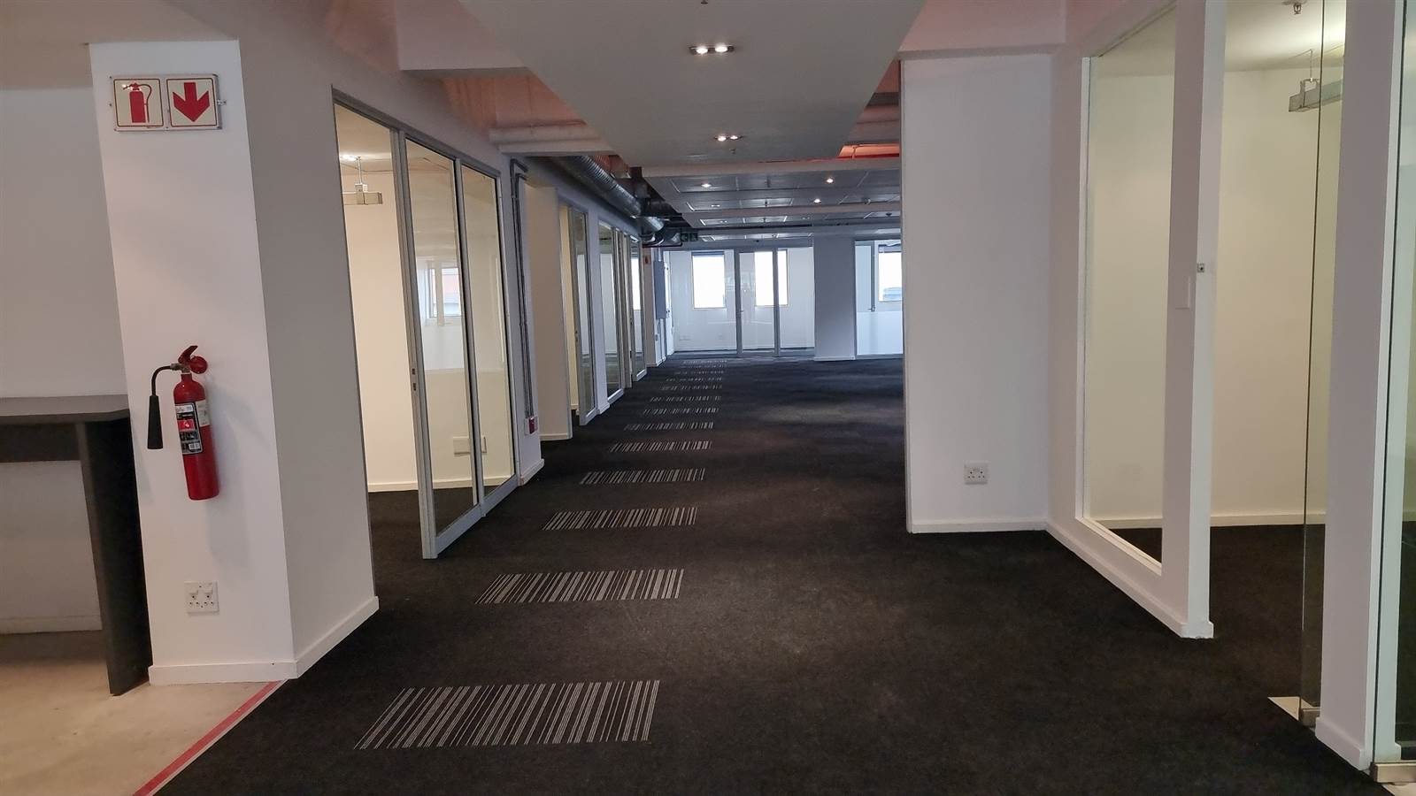 353  m² Commercial space in Foreshore photo number 2
