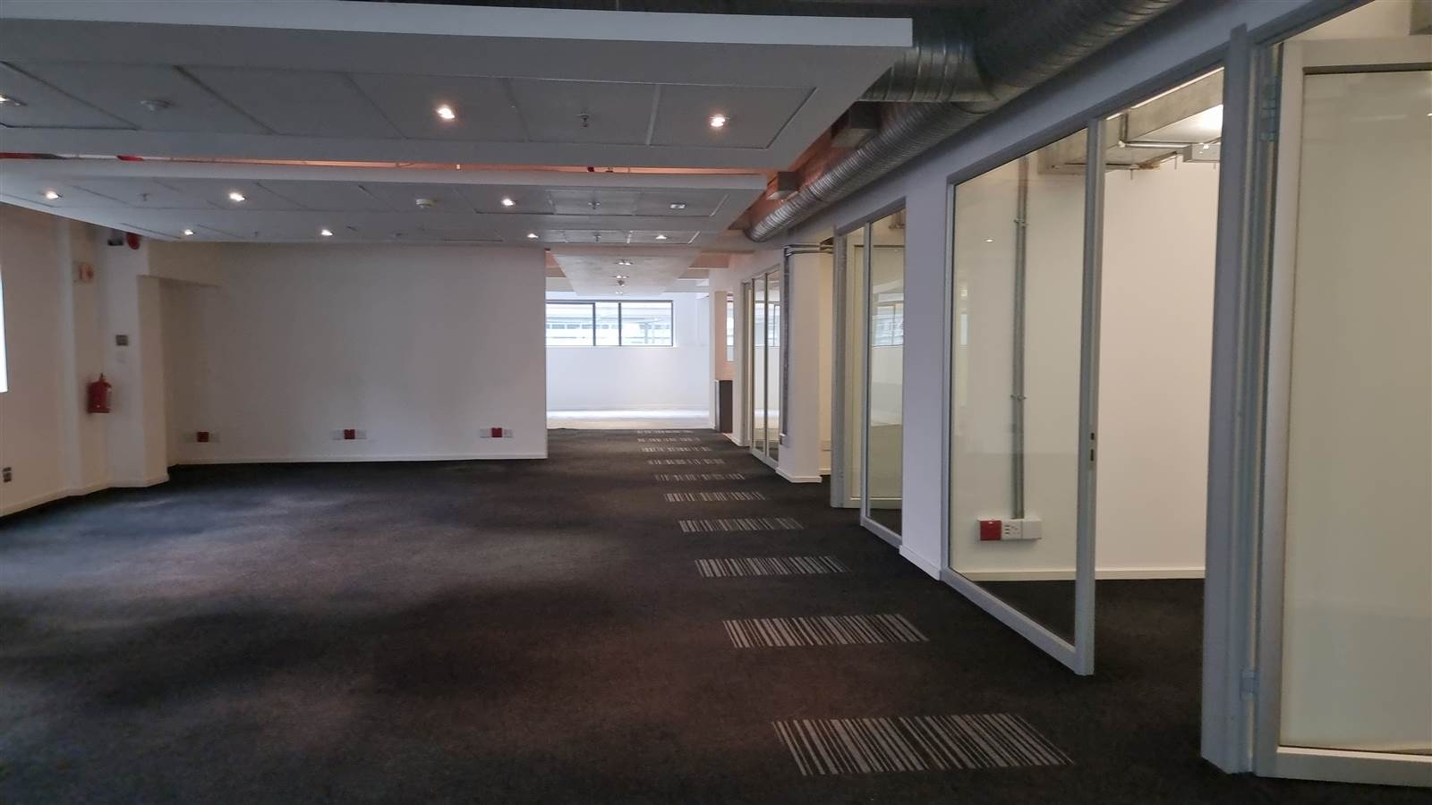 353  m² Commercial space in Foreshore photo number 1